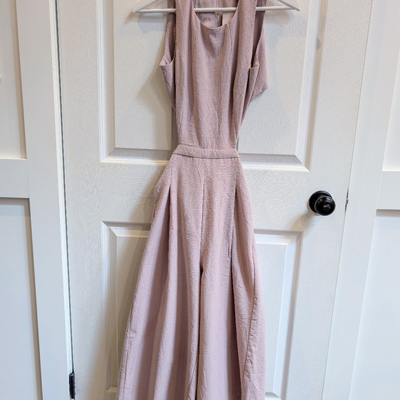 Showpo Wide-Leg jumpsuit - Picture 4 of 10